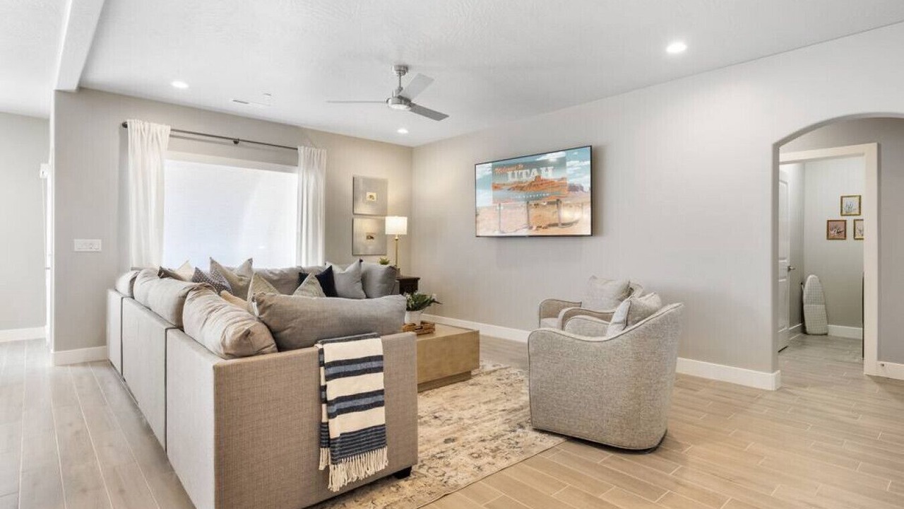 Photo of Livingroom in Hurricane
