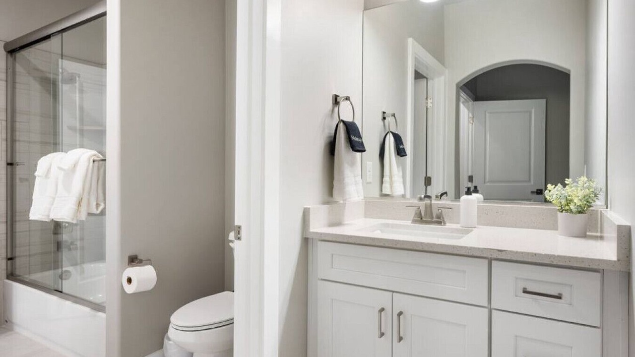 Photo of Bathroom in Hurricane
