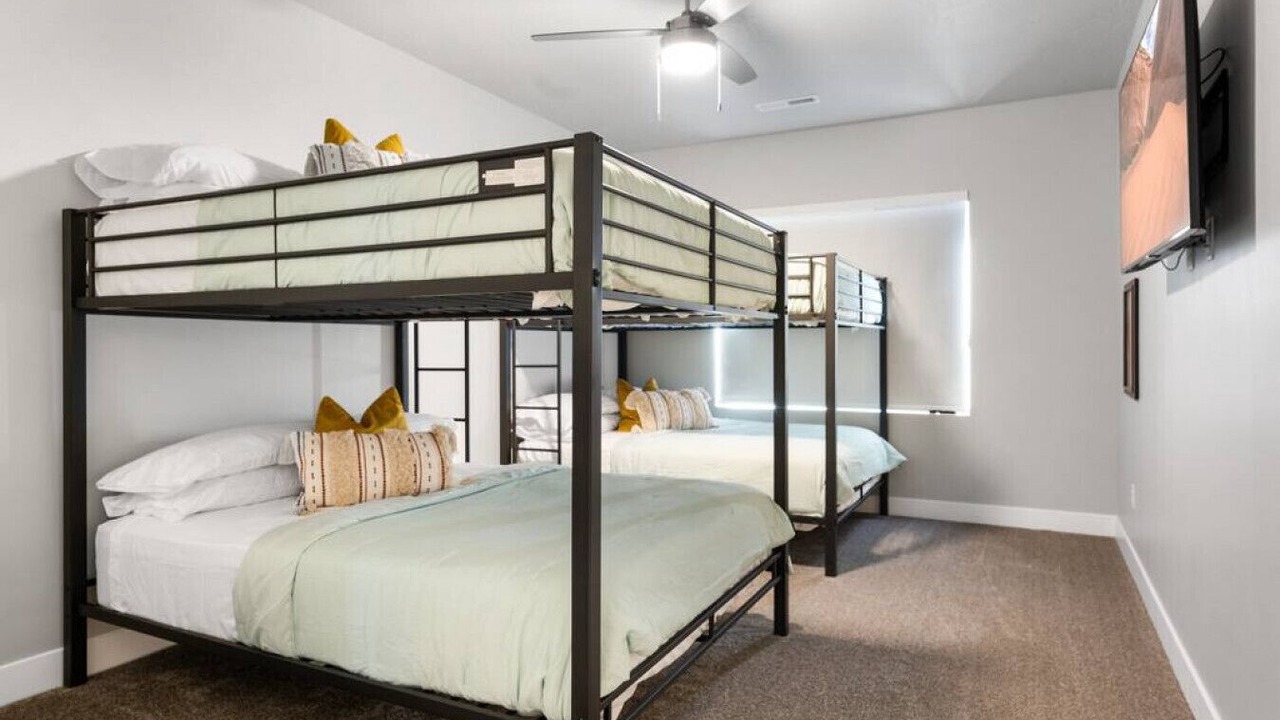 Photo of Bedroom in Hurricane