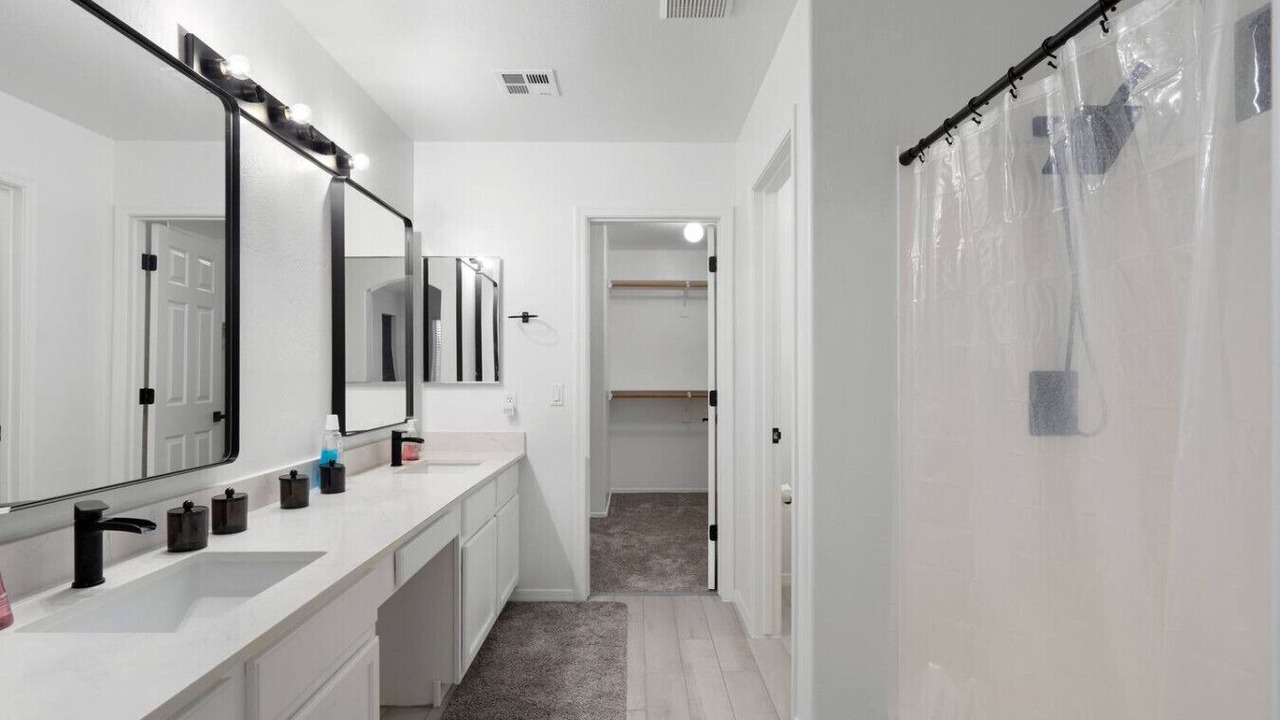 Photo of Bathroom in Palm Valley