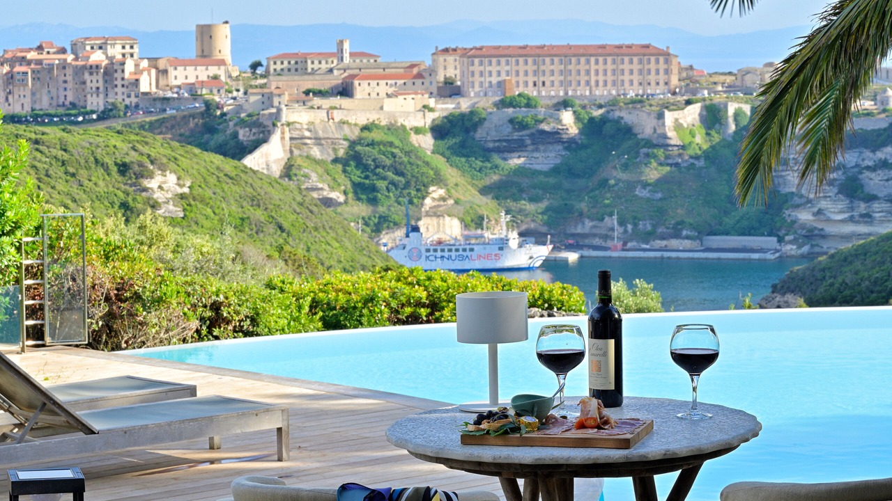 Photo of Outdoor in Bonifacio