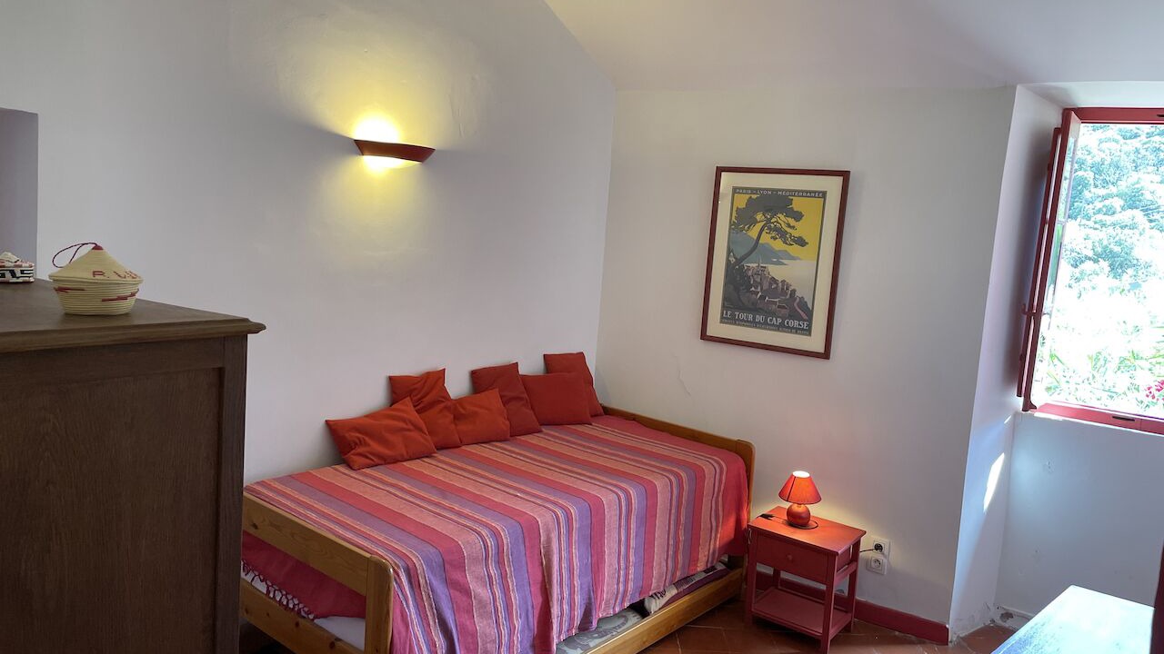Photo of Bedroom in Centuri