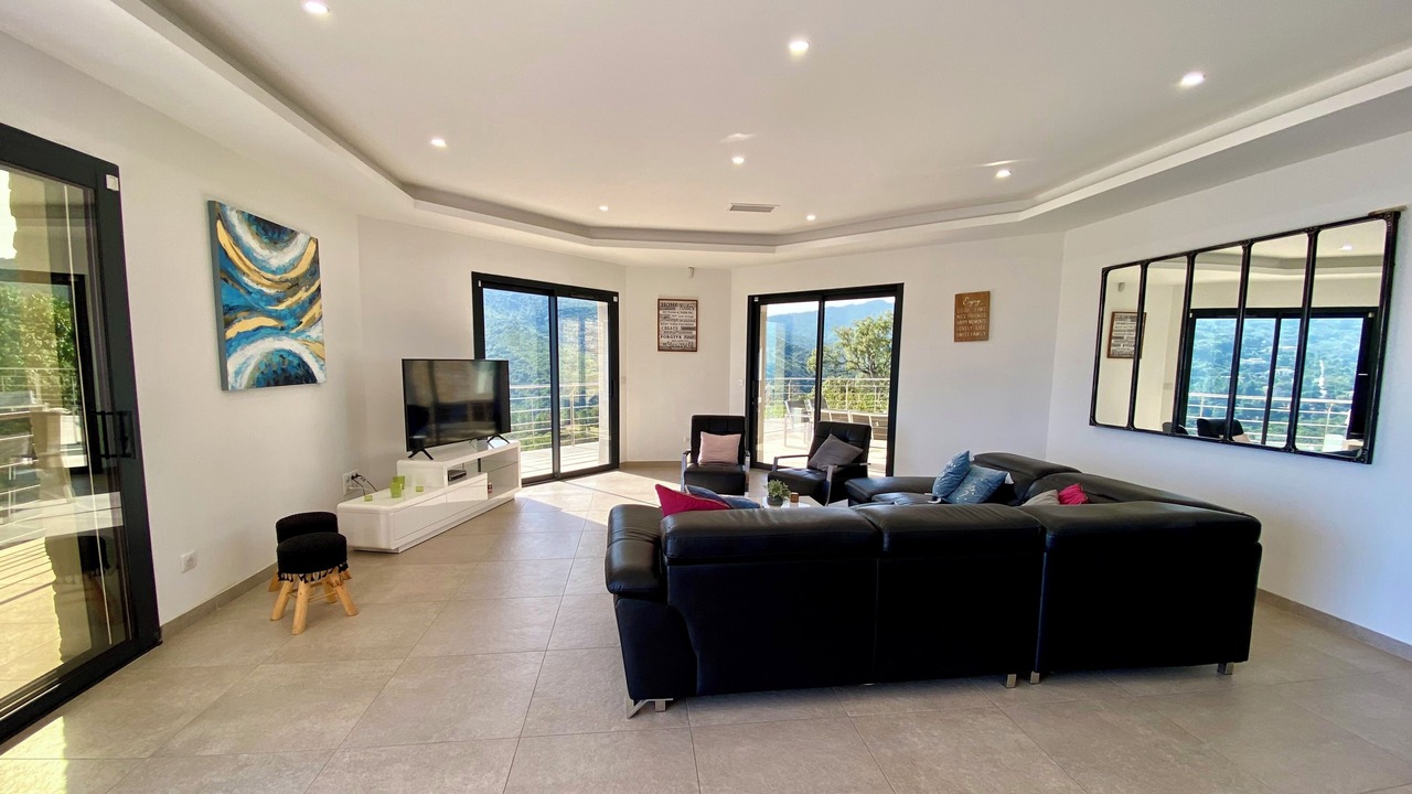 Photo of Livingroom in Tarcu