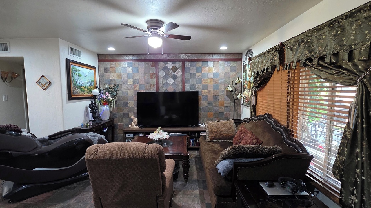Photo of Livingroom in Glendale