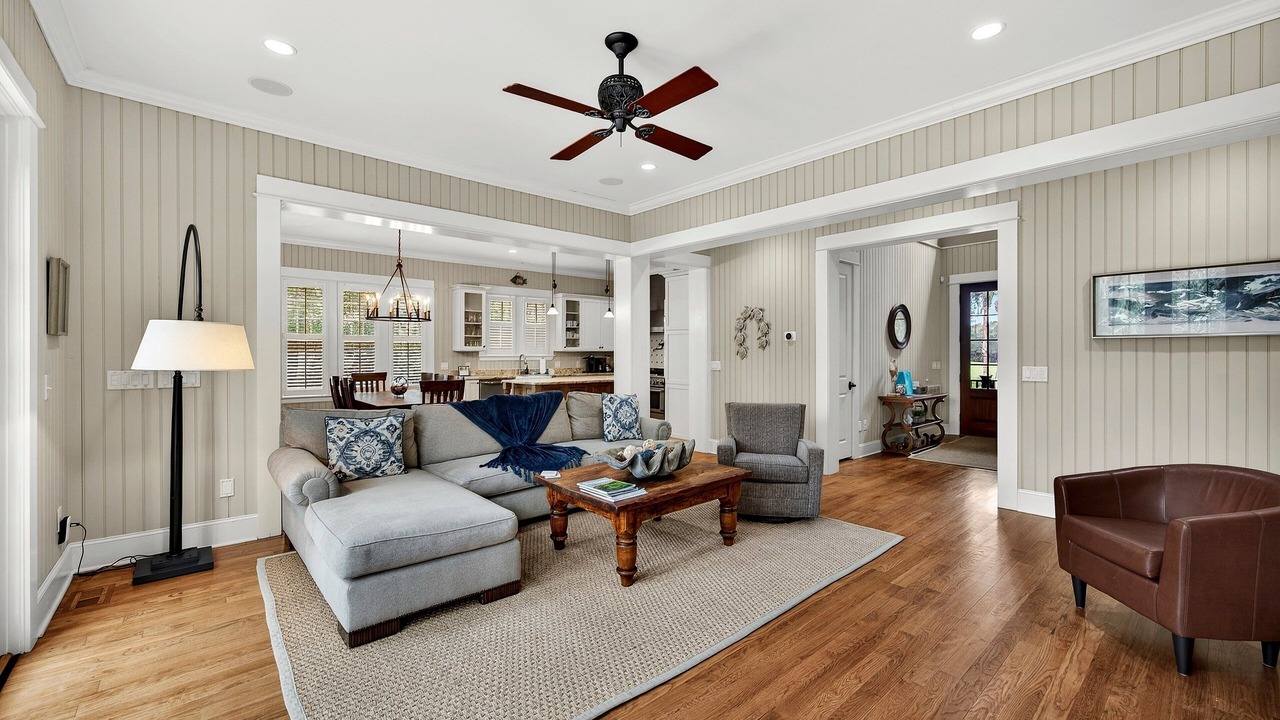 Photo of Livingroom in Vanderhorst Plantation