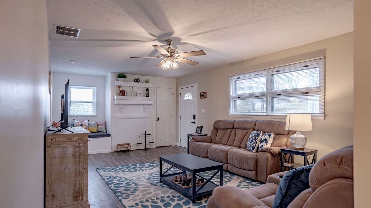 Photo of Livingroom in Elizabethtown