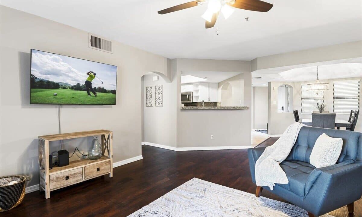 Photo of Livingroom in Camelback East