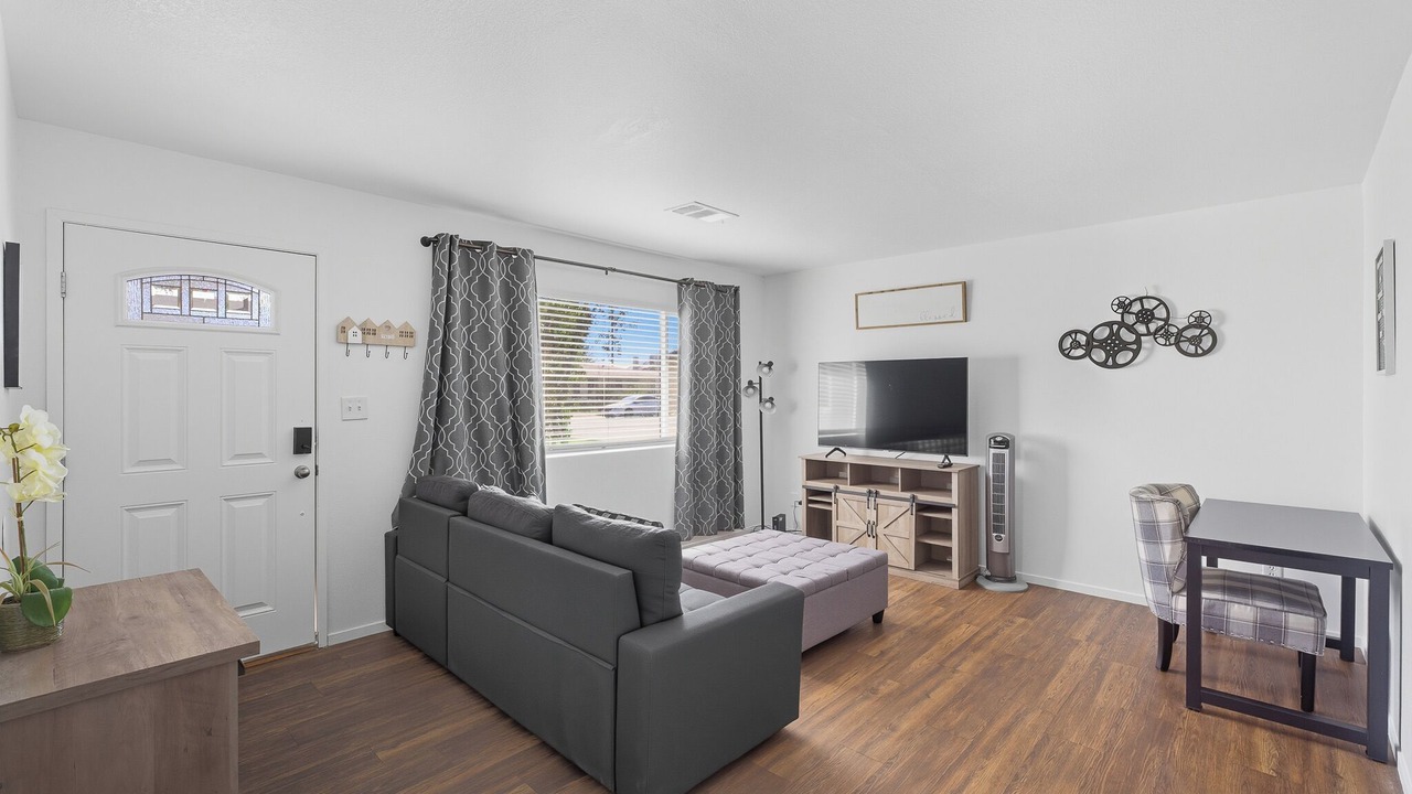 Photo of Livingroom in Tulare