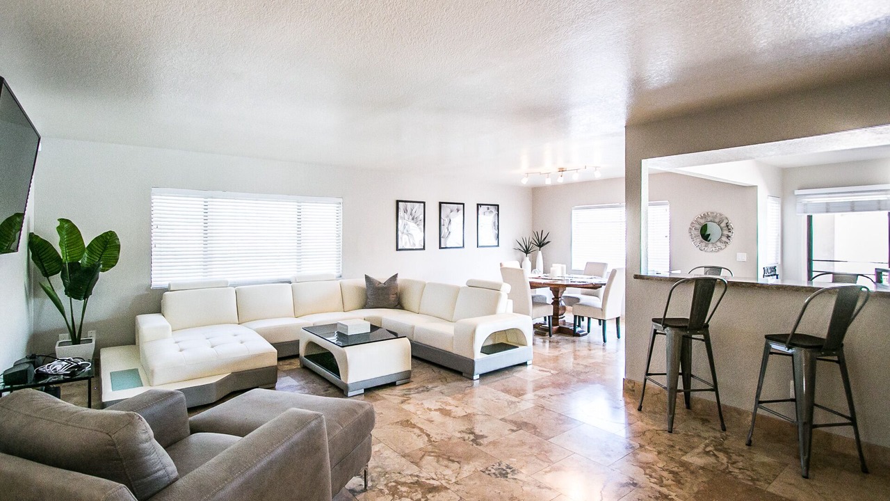 Photo of Livingroom in Suntree East