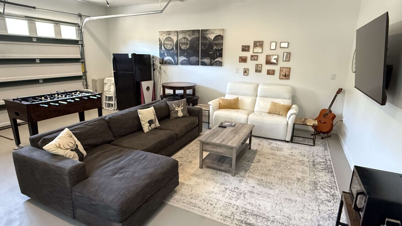 Photo of Livingroom in Alton