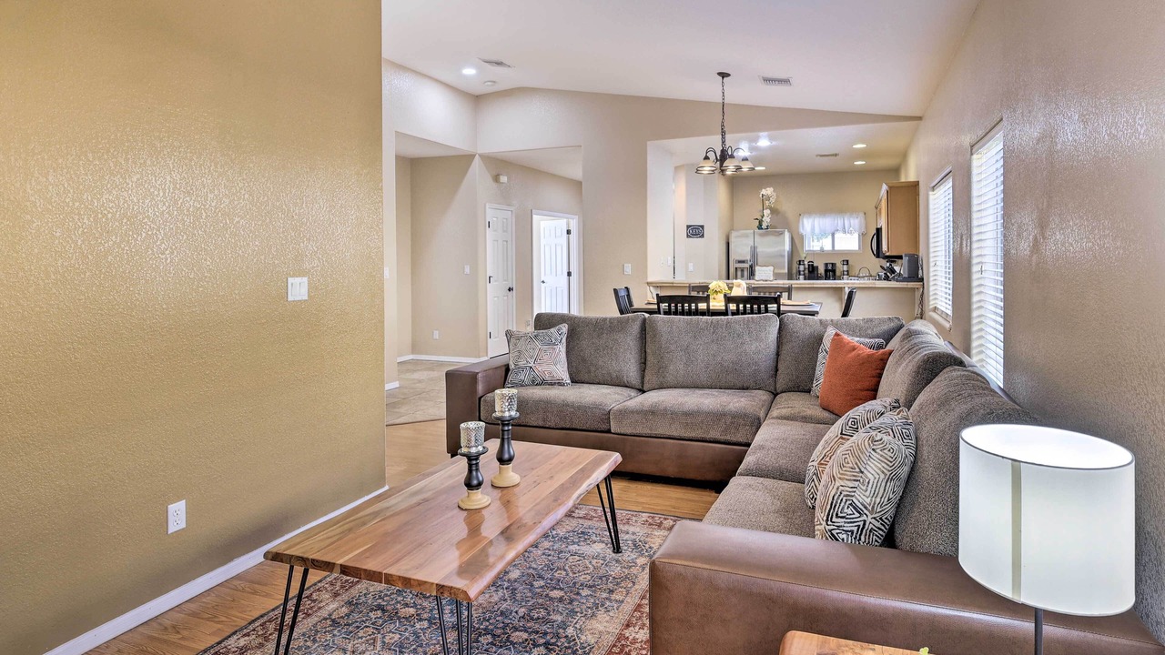 Photo of Livingroom in Bullhead City