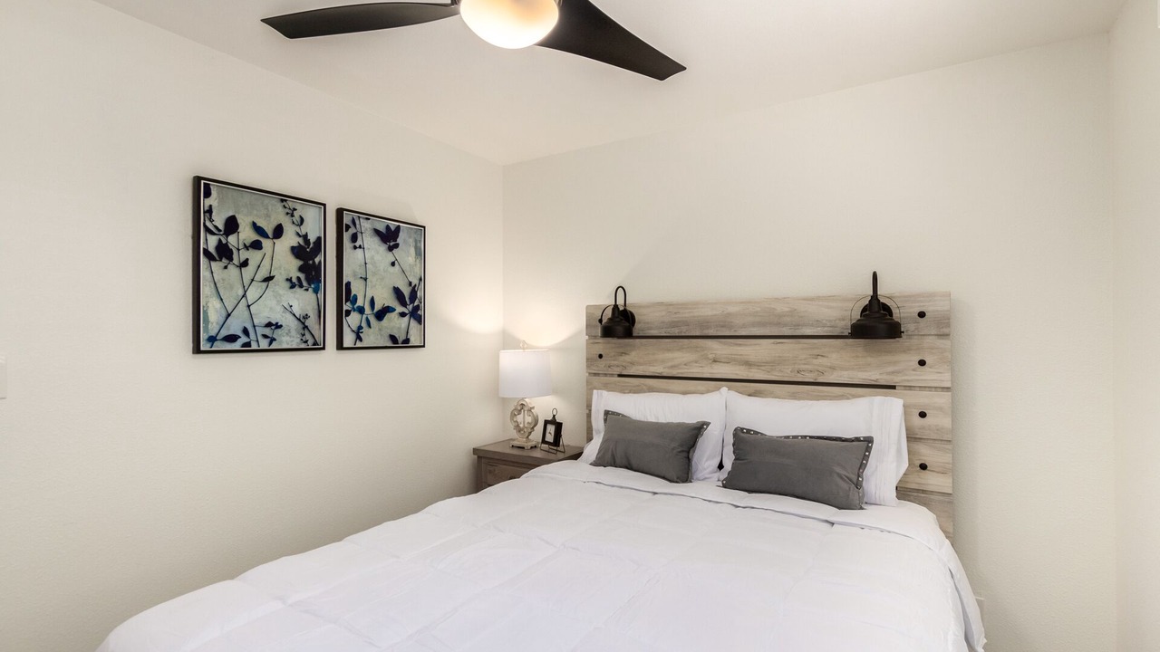 Photo of Bedroom in Papago Parkway