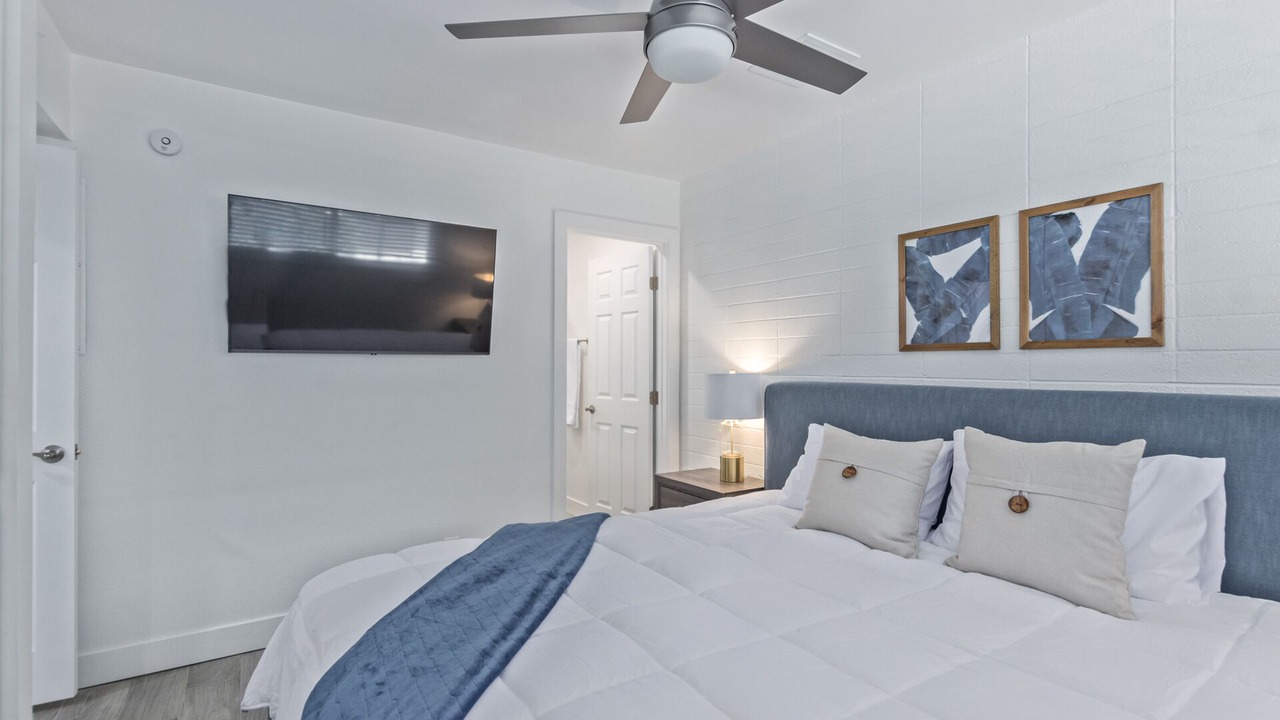Photo of Bedroom in Papago Parkway