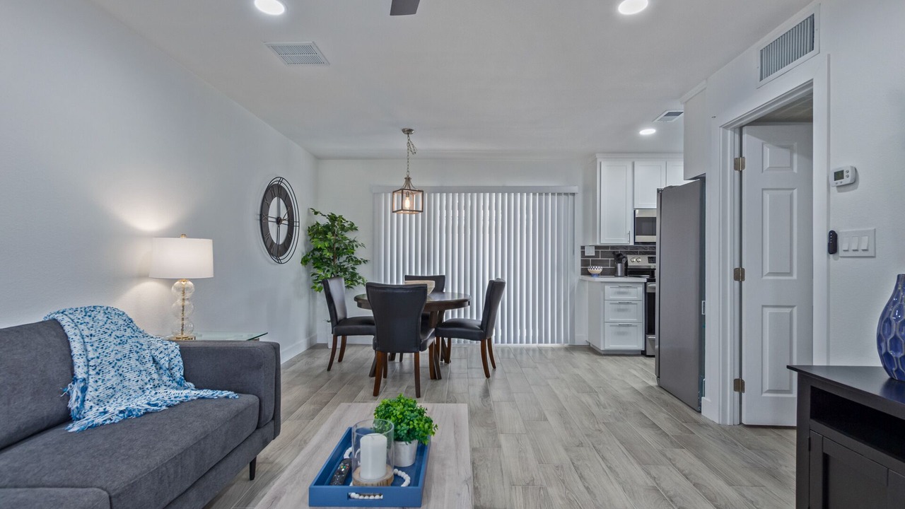 Photo of Livingroom in Papago Parkway