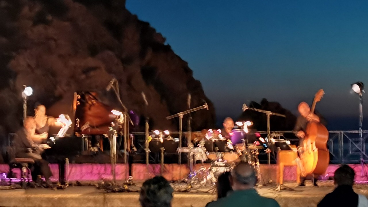 Photo of Outdoor in Renno