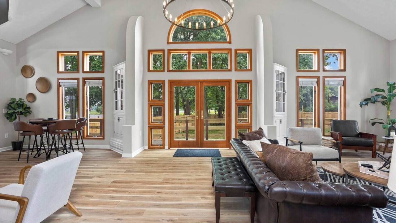 Photo of Livingroom in Huron