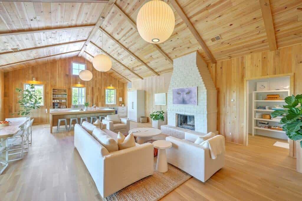 Photo of Livingroom in Sullivan's Island