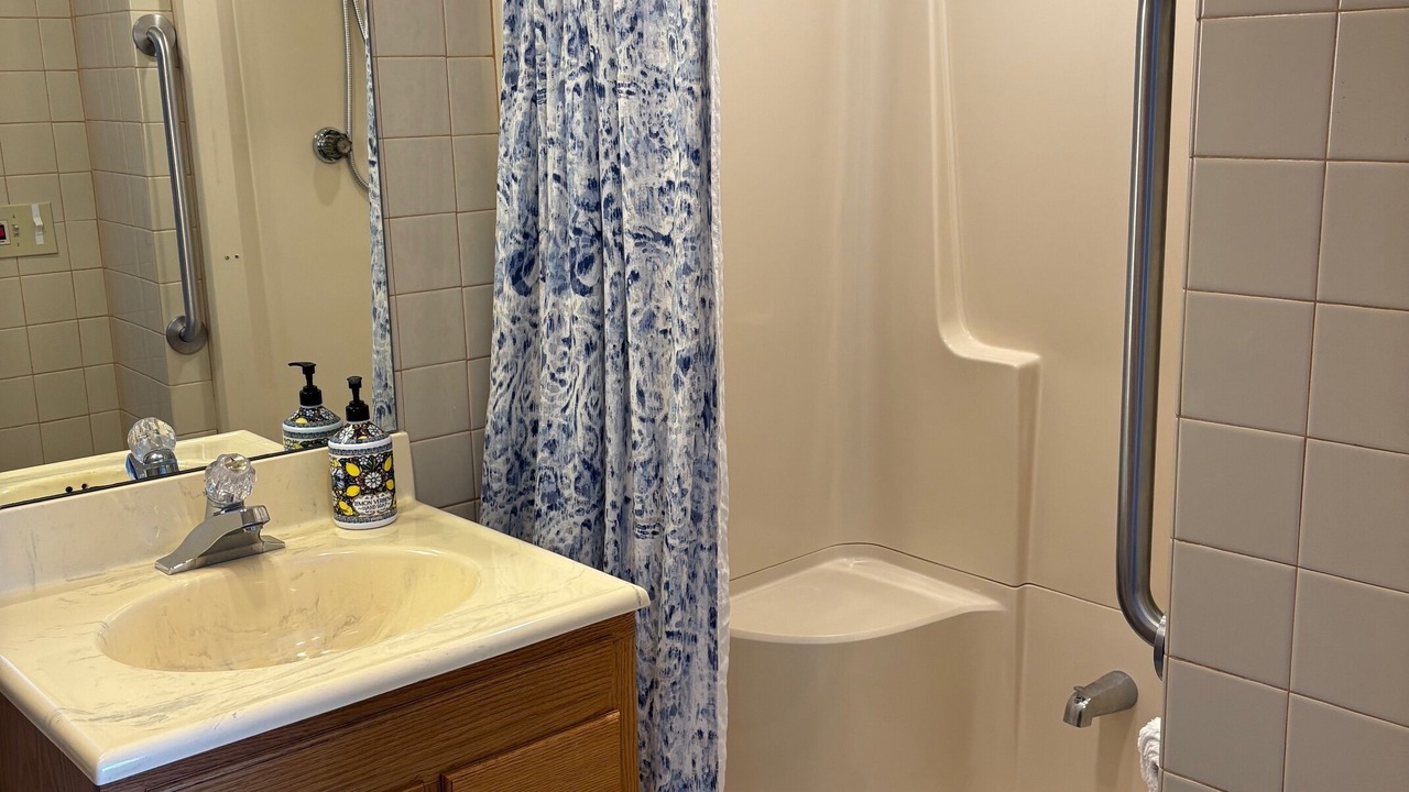 Photo of Bathroom in Huron