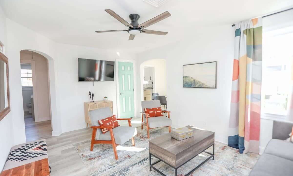 Photo of Livingroom in Willoughby Spit