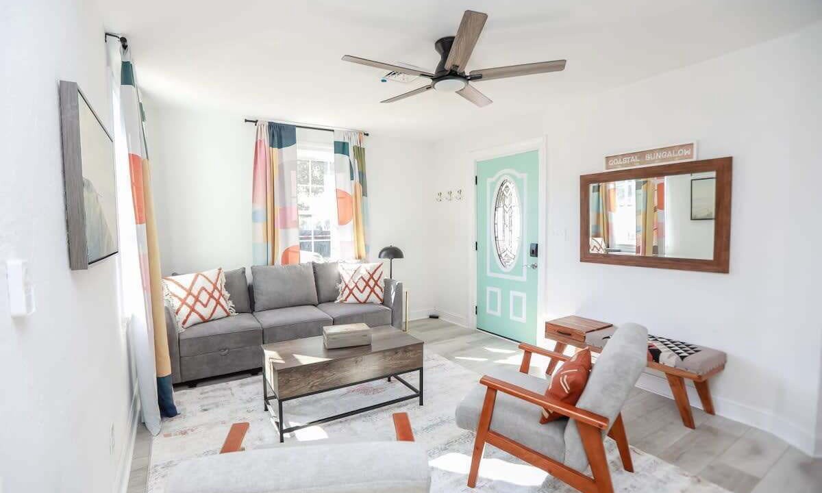 Photo of Livingroom in Willoughby Spit