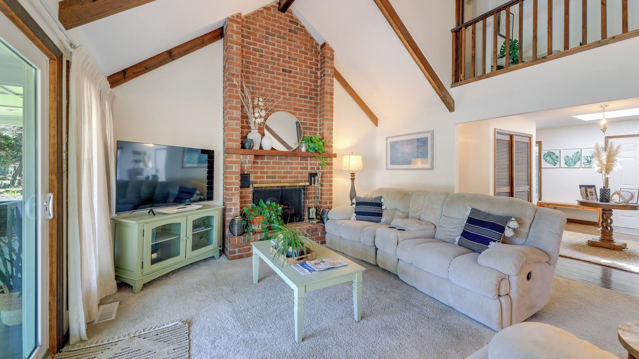 Photo of Bedroom in Pine Knoll Shores