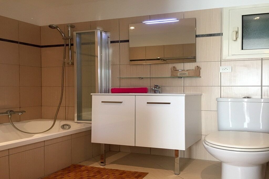 Photo of Bathroom in Palasca