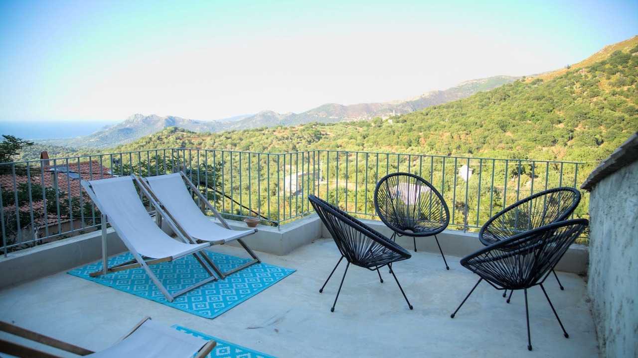 Photo of Patio Balcony in Ville-di-Paraso