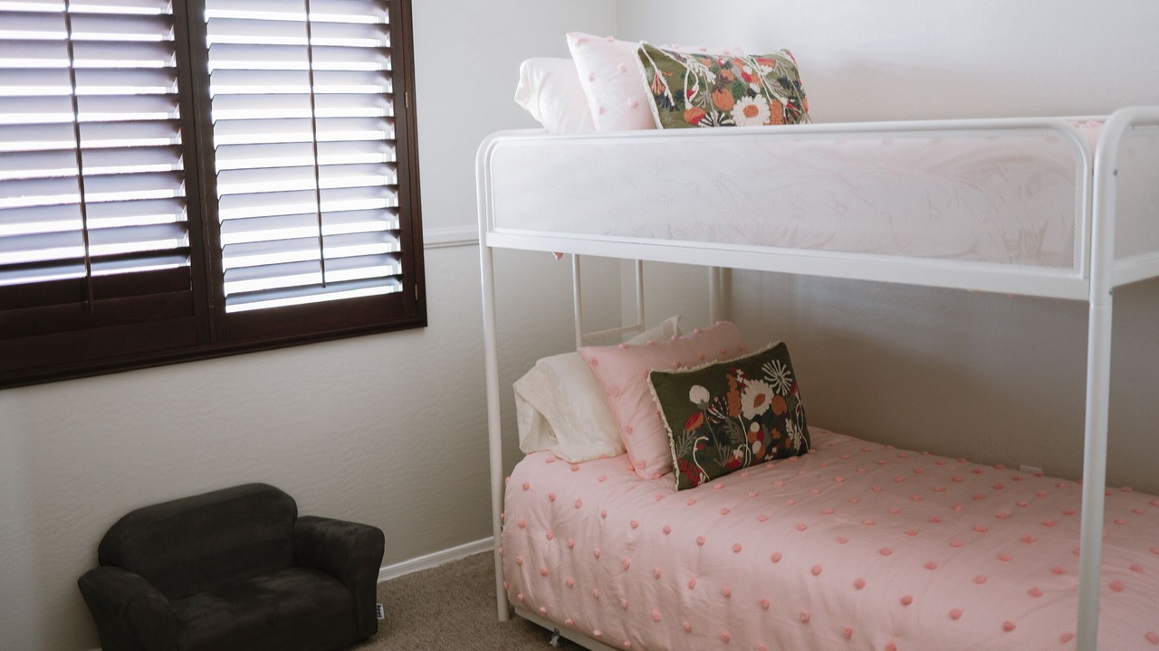Photo of Bedroom in Greenfield Lakes