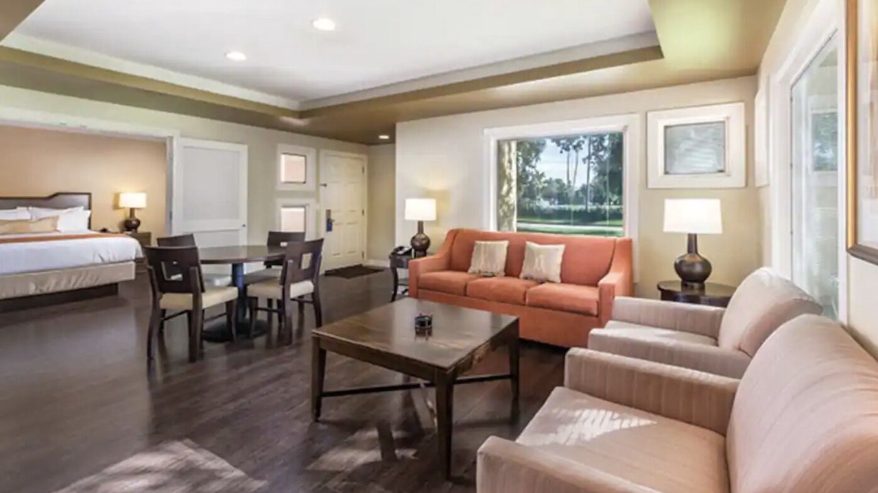 Photo of Livingroom in Paradise Valley Village