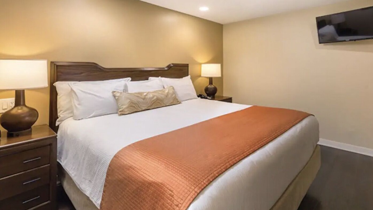 Photo of Bedroom in Paradise Valley Village