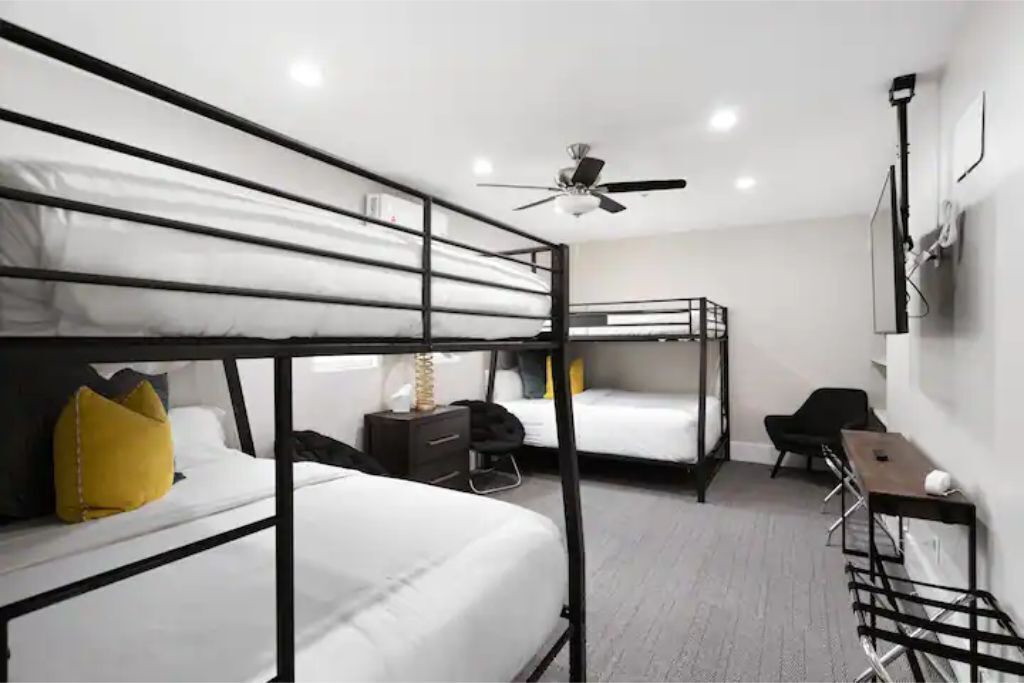 Photo of Bedroom in Scottsdale Estates Six