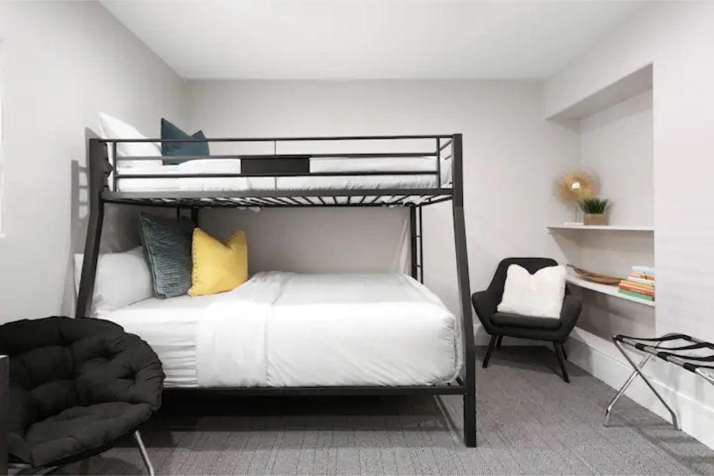 Photo of Bedroom in Scottsdale Estates Six