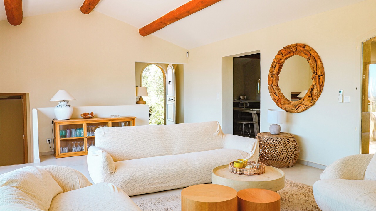 Photo of Livingroom in Cirendinu