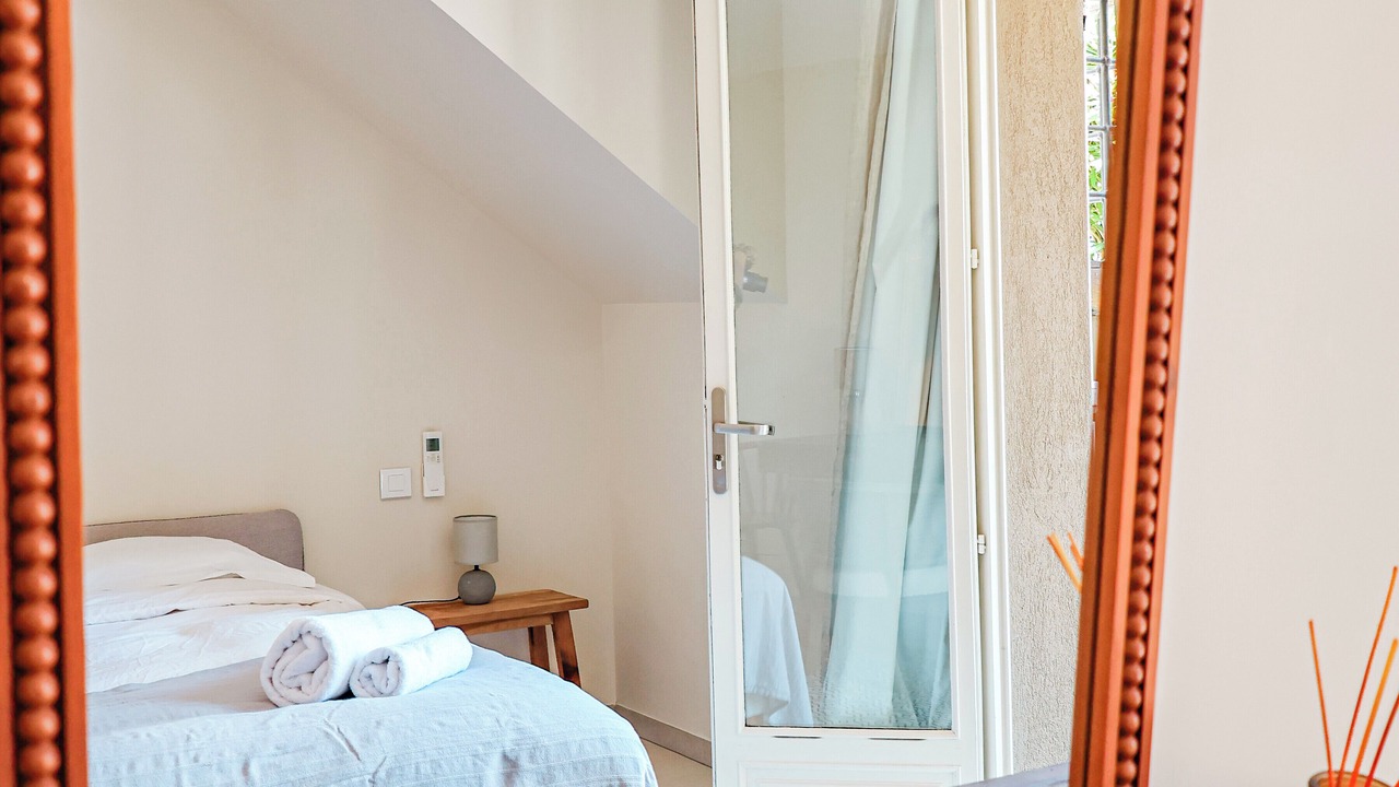 Photo of Bedroom in Cirendinu