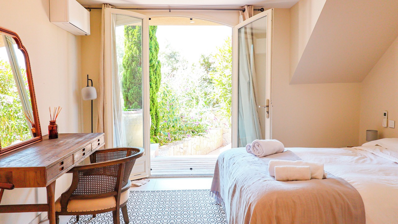 Photo of Bedroom in Cirendinu
