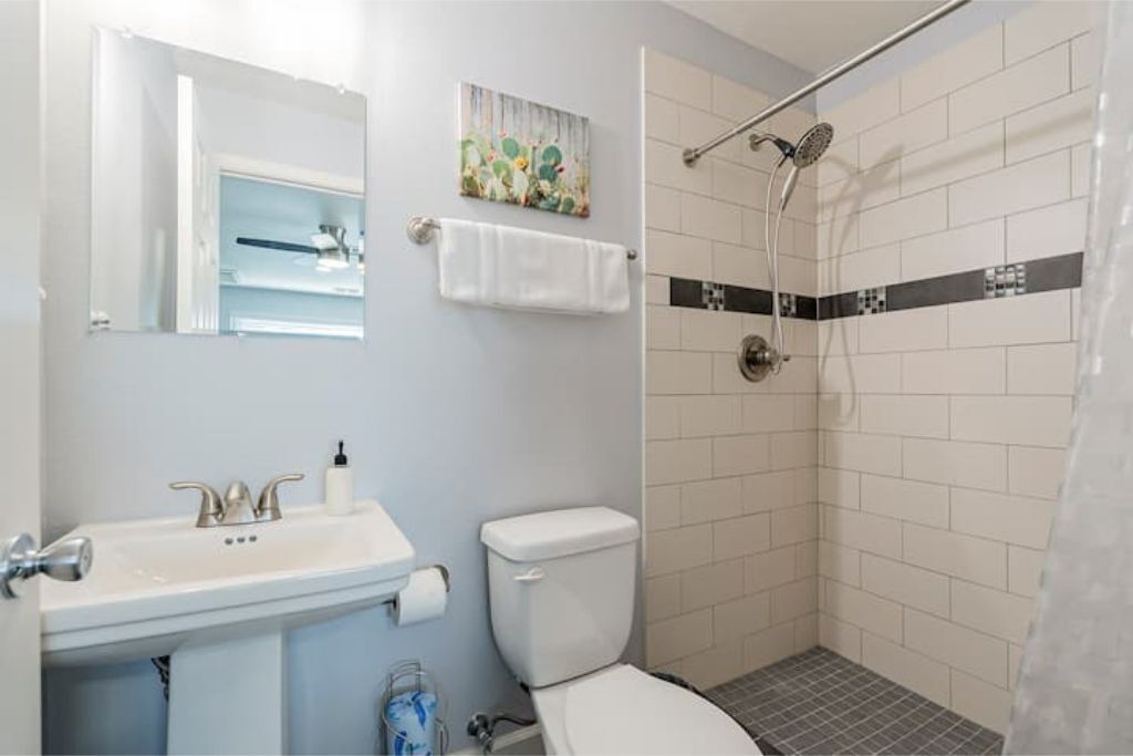 Photo of Bathroom in Papago Parkway