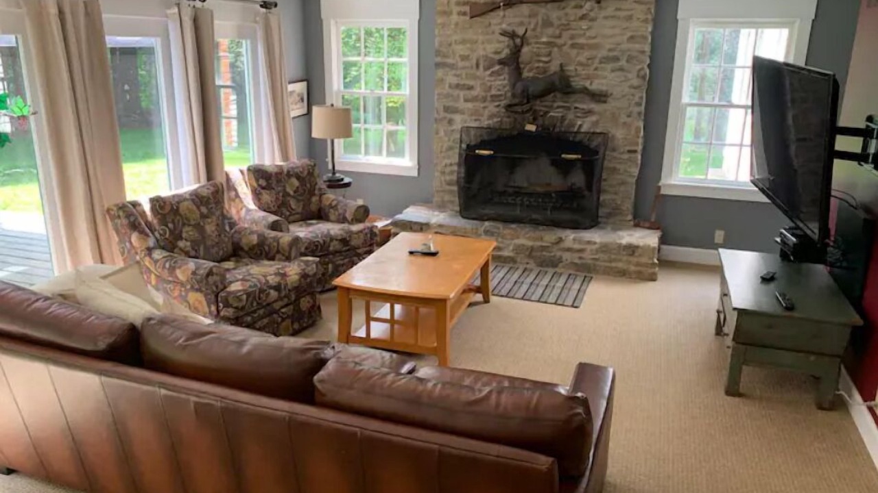 Photo of Livingroom in Indian Hill