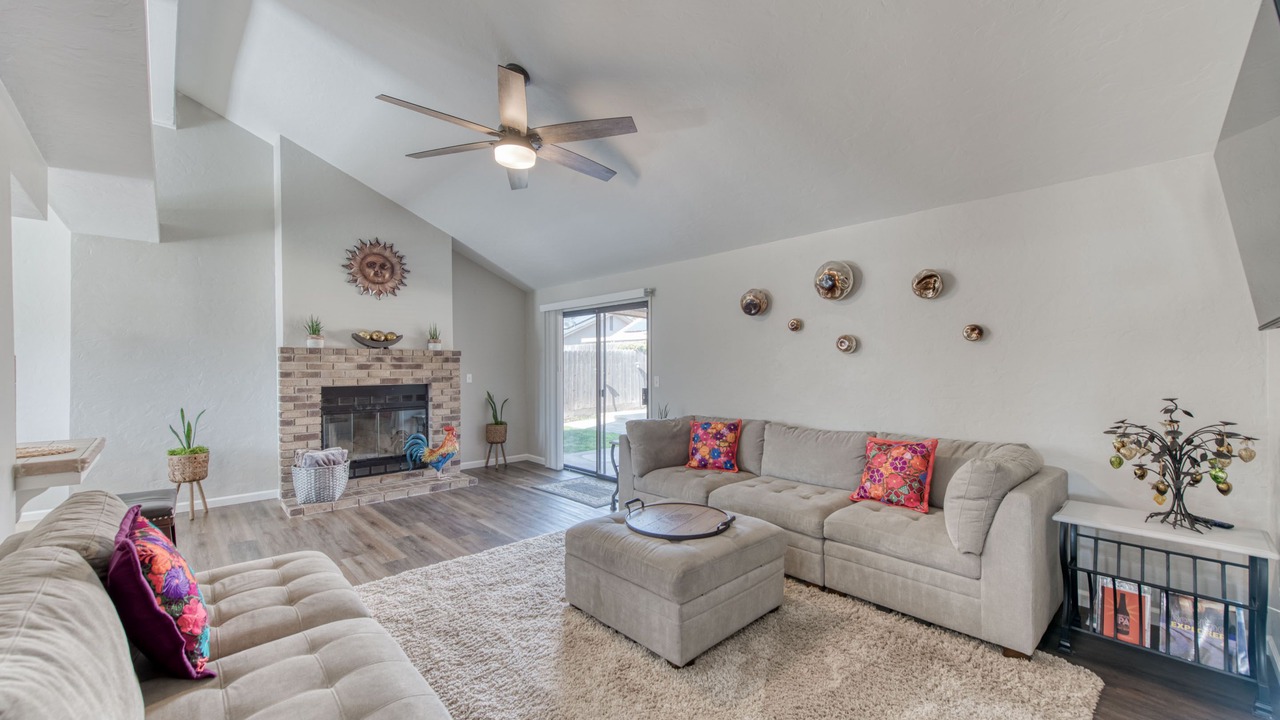 Photo of Livingroom in Raisin