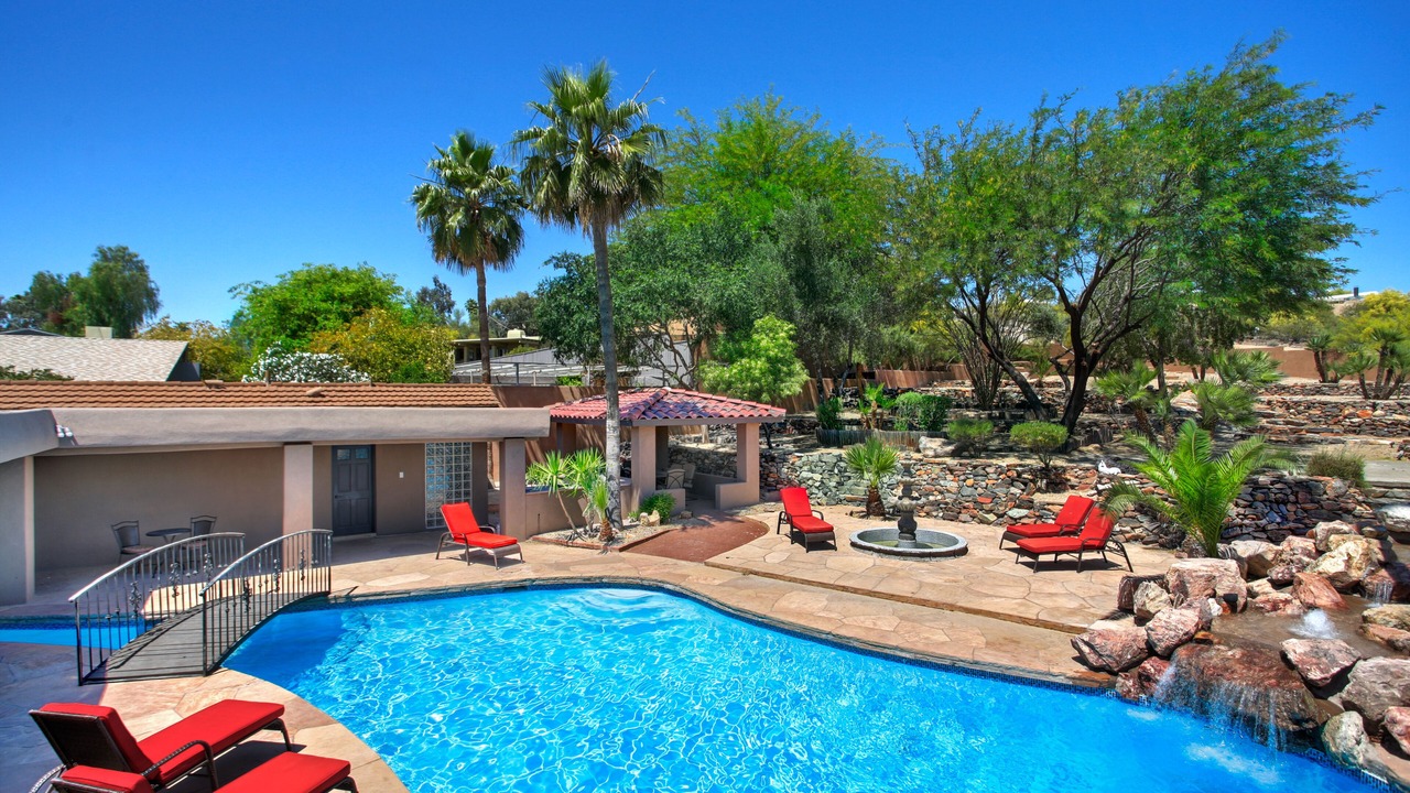 Photo of Others in Paradise Valley Village