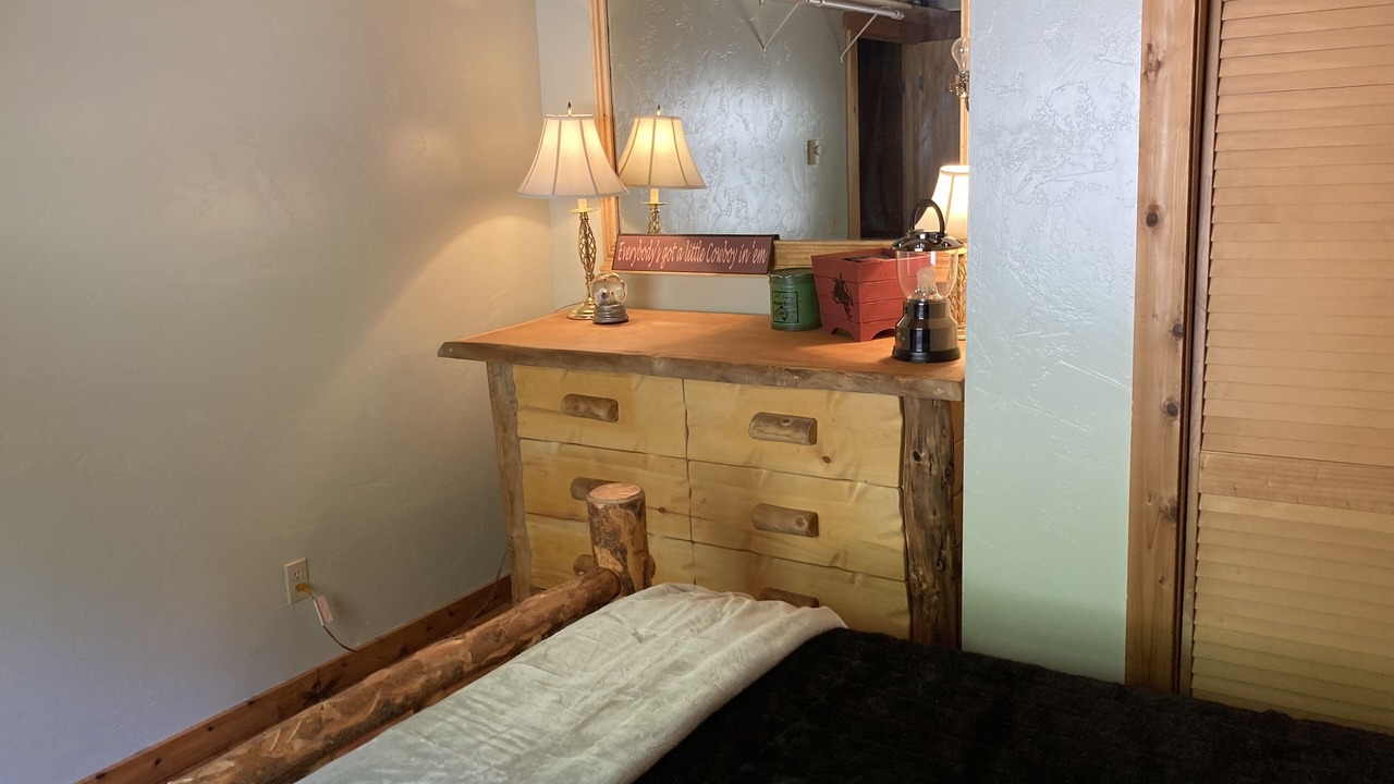 Photo of Bedroom in Garden Valley
