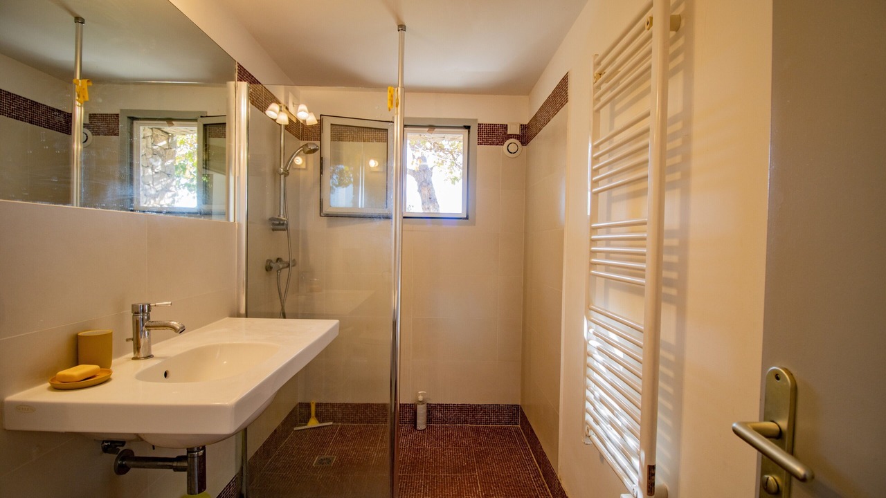 Photo of Bathroom in Monacia-d'Aullene