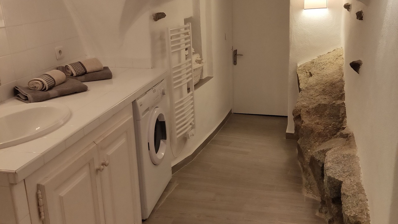 Photo of Bathroom in Lama