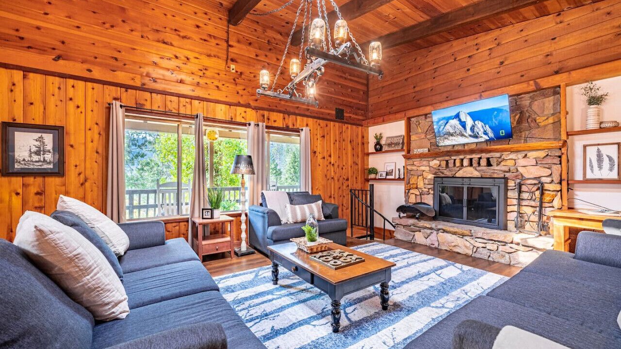 Photo of Livingroom in Oakhurst
