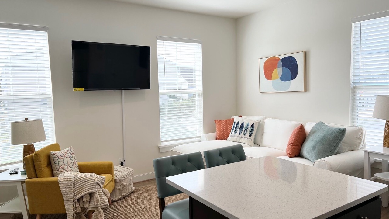 Photo of Livingroom in Northeast Virginia Beach