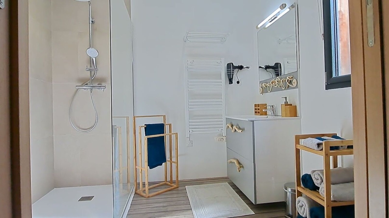 Photo of Bathroom in Ghisonaccia