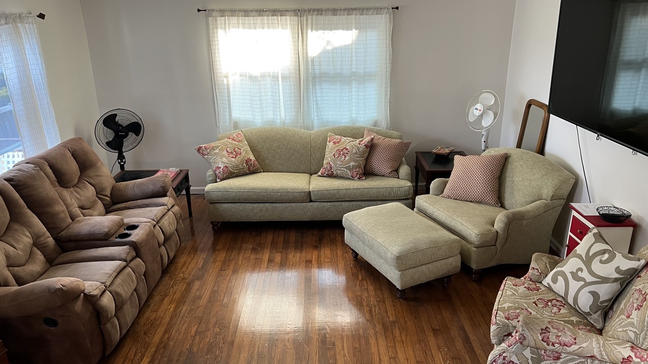 Photo of Bedroom in Willoughby Spit