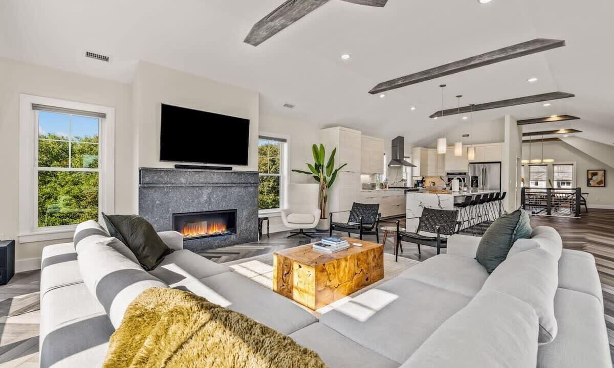 Photo of Livingroom in Whalehead Beach