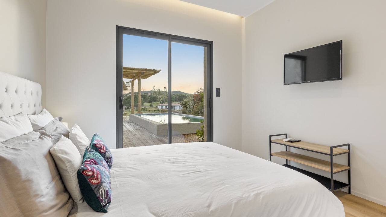 Photo of Bedroom in Figari