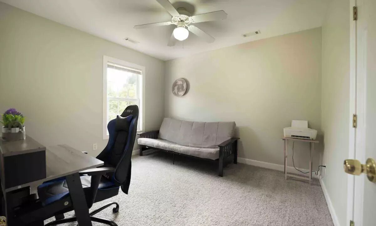 Photo of Livingroom in Jacksonville