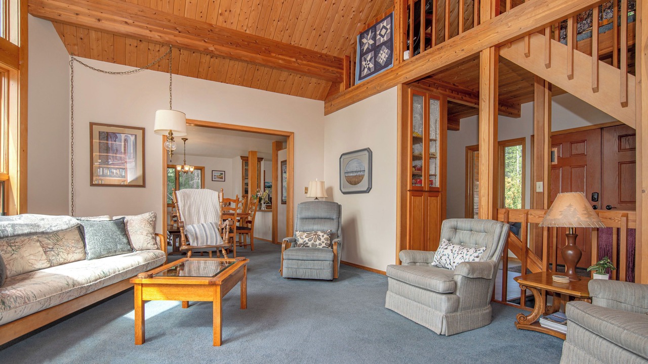 Photo of Livingroom in Sandpoint